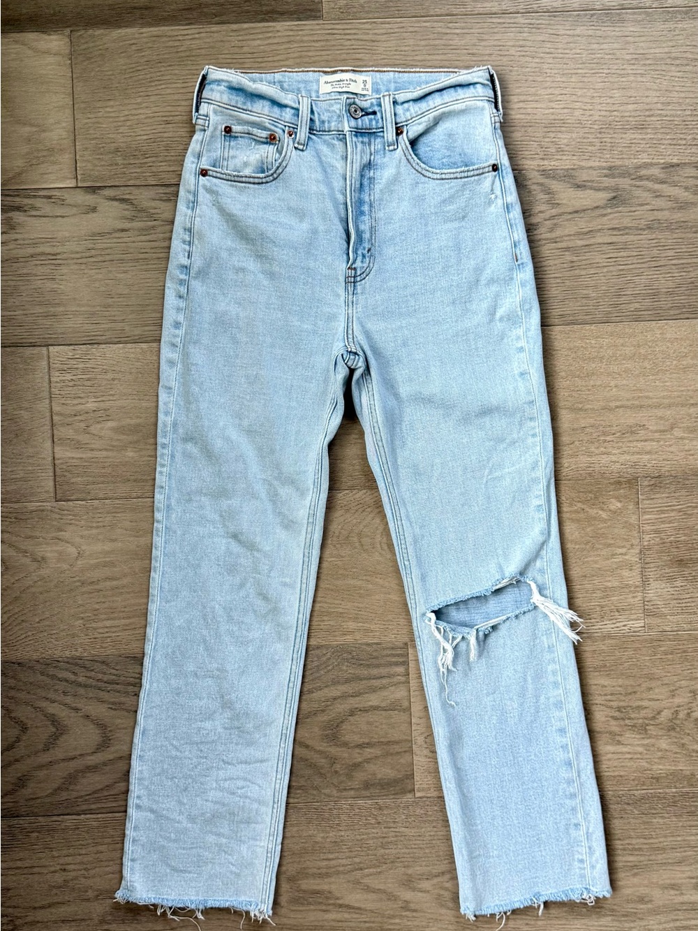 Abercrombie & Fitch Ultra High Rise Ankle Straight Jeans Sz 0/25